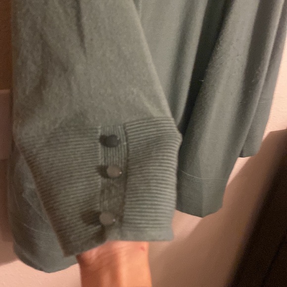 Evolution faux button sleeve cardigan size large - Picture 2 of 5